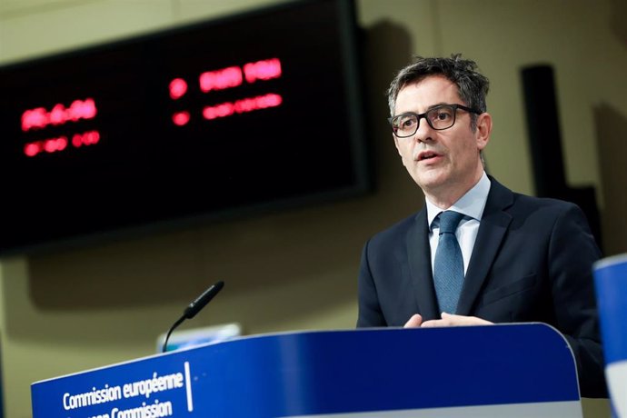 El ministro de Presidencia, Justicia y Relaciones con las Cortes, Félix Bolaños, durante una rueda de prensa tras la firma del acuerdo para la renovación del CGPJ, en el Parlamento Europeo, a 25 de junio de 2024, en Bruselas (Bélgica). 