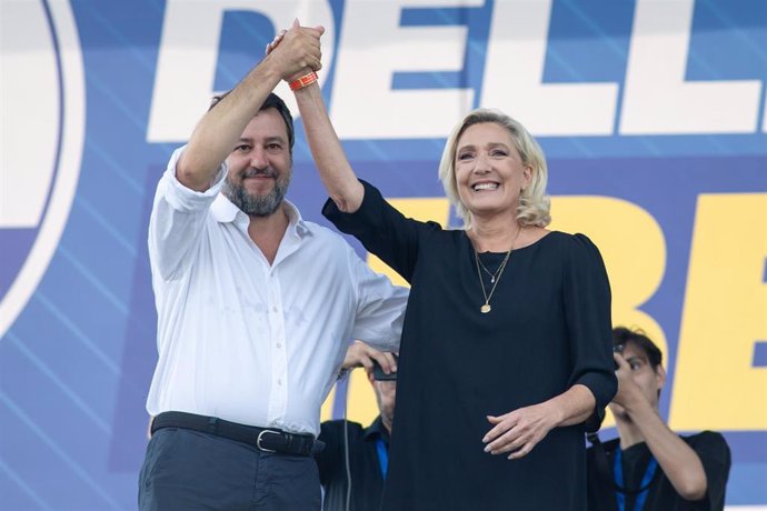 Archivo - Matteo Salvini y Marine Le Pen comparten un acto en septiembre de 2023