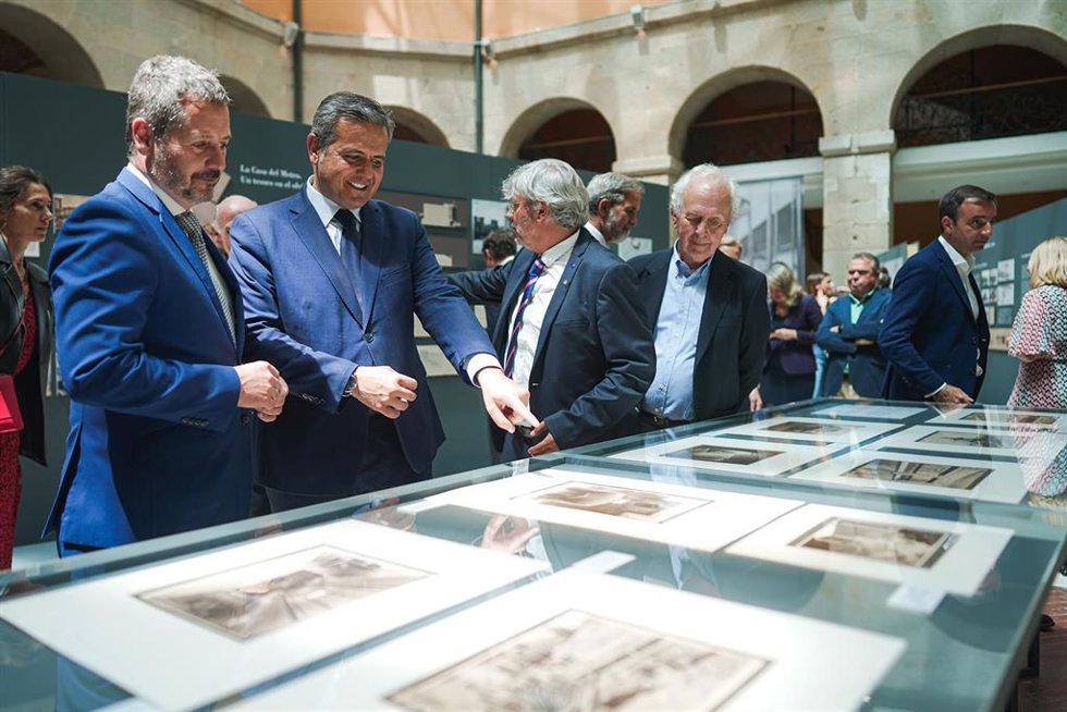 Archivo - La Real Casa de Correos, sede del Gobierno regional, acoge una retrospectiva del arquitecto Antonio Palacios, coincidiendo con el 150 aniversario de su nacimiento