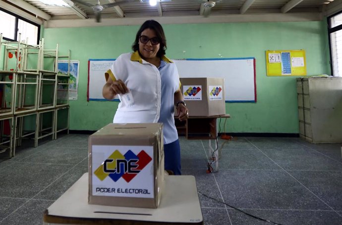 Simulacro de elecciones presidenciales en Naguanagua, Venezuela