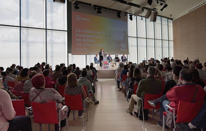 Presentación de la memoria de Amica