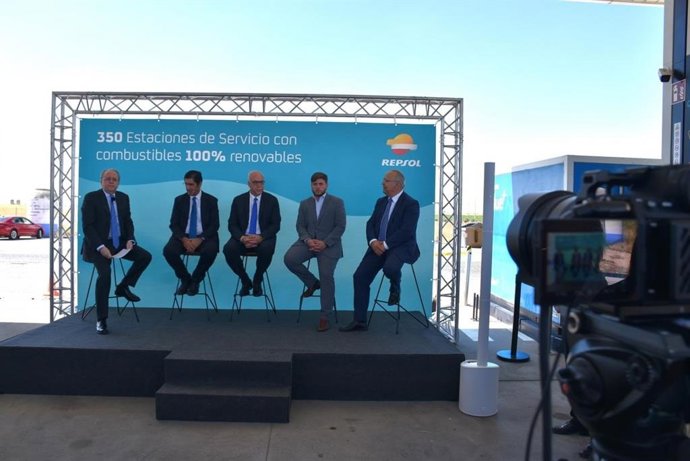 El Vicepresidente Segundo Del Gobierno Regional, José Manuel Caballero, Y El Consejero De Fomento, Nacho Hernando, Han Inaugurado Una Nueva Estación De Biocombustible Avanzado En Manzanares.