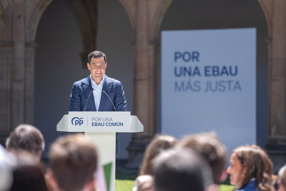 El presidente del PP andaluz, Juanma Moreno, durante su intervención en el acto por una EBAU común
