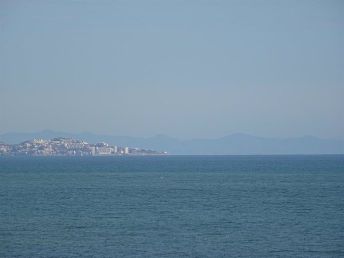 Archivo - Cielo azul en la Comunitat Valenciana en imagen de archivo