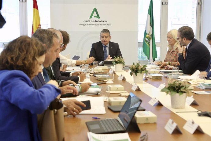 Antonio Sanz reunido en Cádiz con los delegados de la Junta de las provincias andaluzas.