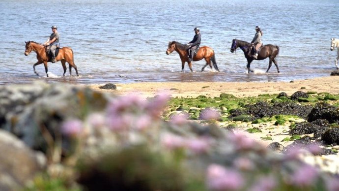 Paradores extiende a Costa da Morte su programa de ecoturismo 'Naturaleza para los Sentidos'