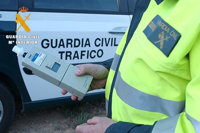 Archivo - Alcoholemia Guardia Civil.