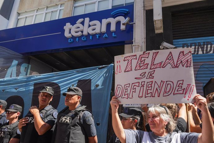 Archivo - Concentración contra el cierre de Télam.