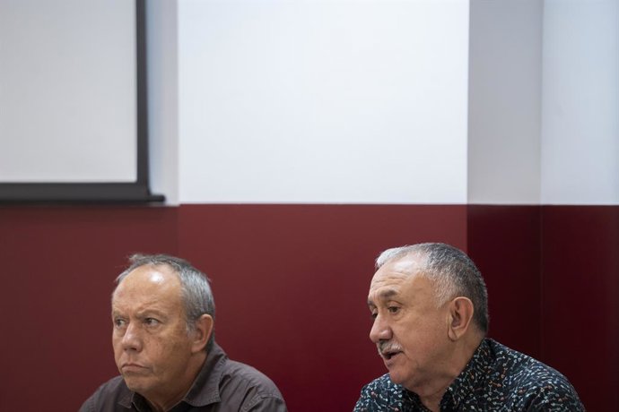 El secretari general d'UGT-País Valenci, Ismael Sáez (e), i el secretari general d'UGT, Pepe Álvarez (d)