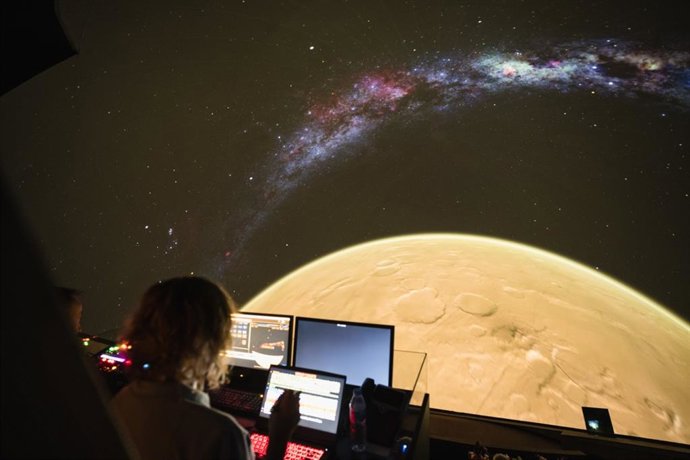 Archivo - Arxiu - L'Hemisfric amplia al juliol la seua oferta en planetaris amb l'espectacle 'Astromenuts'