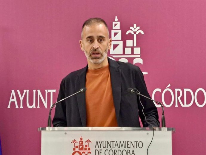 El edil del PSOE en el Ayuntamiento de Córdoba Ángel Ortiz.