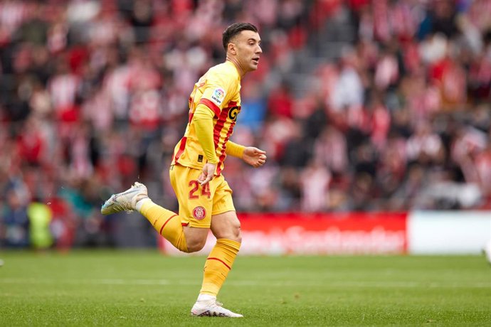 Archivo - Borja Garcia of Girona FC in action during the La Liga Santander match between Athletic Club and Girona FC at San Mames  on February 26, 2023, in Bilbao, Spain.