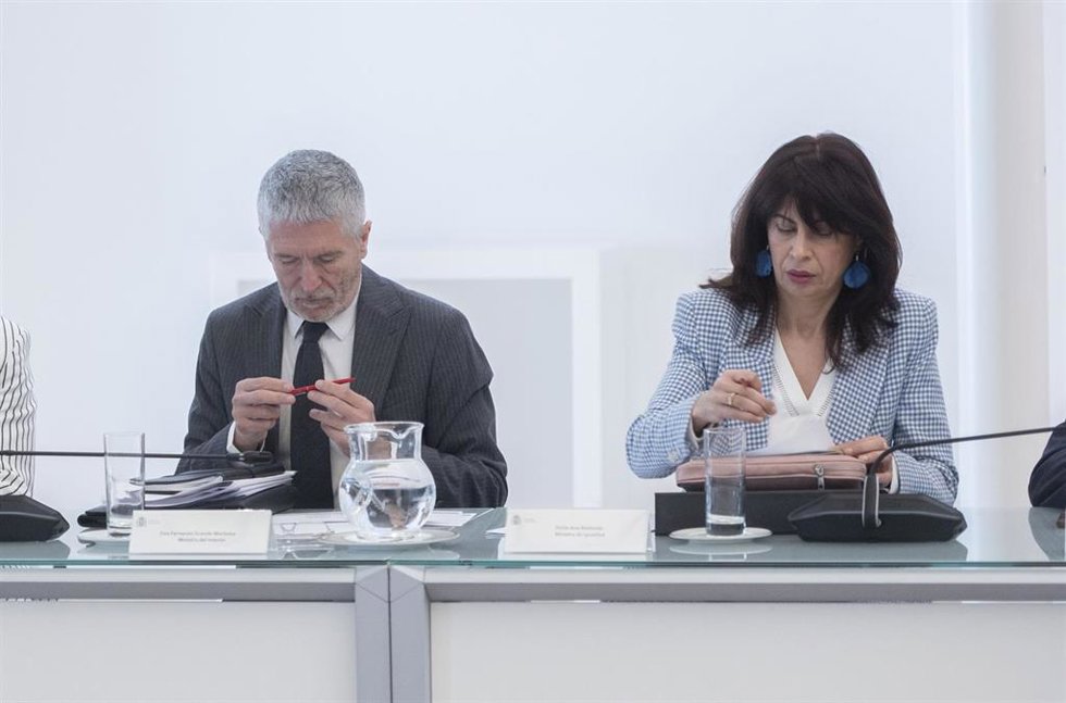 Archivo - El ministro de Interior, Fernando Grande-Marlaska; y la ministra de Igualdad, Ana Redondo