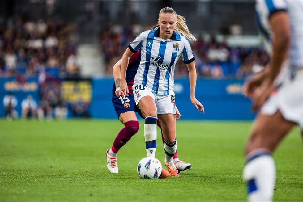 Archivo - La atacante de la Real Sociedad Synne Jensen durante un partido de Liga F.