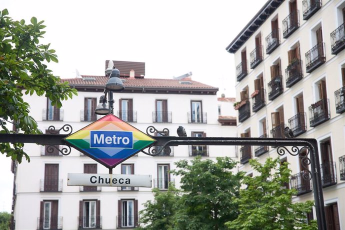 El barrio de Chueca durante los preparativos del Madrid Orgullo (MADO) 2024