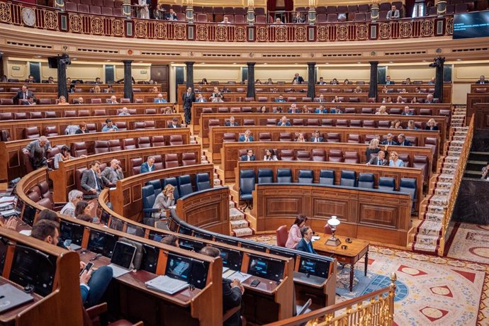Archivo - El Hemiciclo durante una sesión plenaria en el Congreso de los Diputados, a 23 de mayo de 2024, en Madrid (España).
