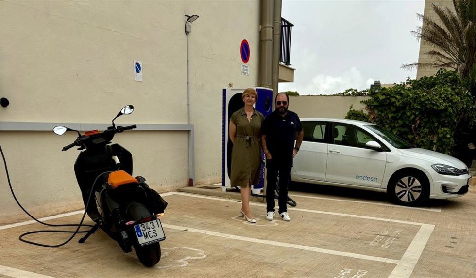 El Hotel Paradiso Garden instala, de la mano de Endesa, cuatro nuevos puntos de recarga.