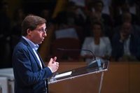 Almeida carga contra la "pantomima de diálogo social", que se ha convertido en "monólogo" y va a "perjudicar" a empresas