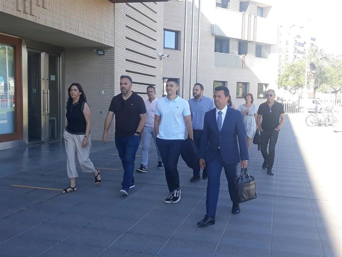 El concejal socialista Jorge Ribes a su entrada a los juzgados