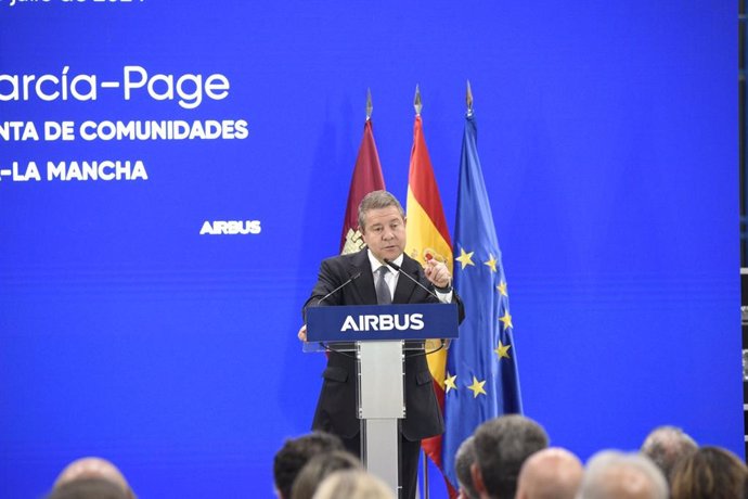 El presidente de Castilla-La Mancha, Emiliano García-Page en la presentación del HUB de Airbus en Albacete.