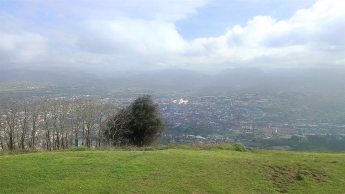 Archivo - Vistas de Oviedo desde el Monte Naranco.