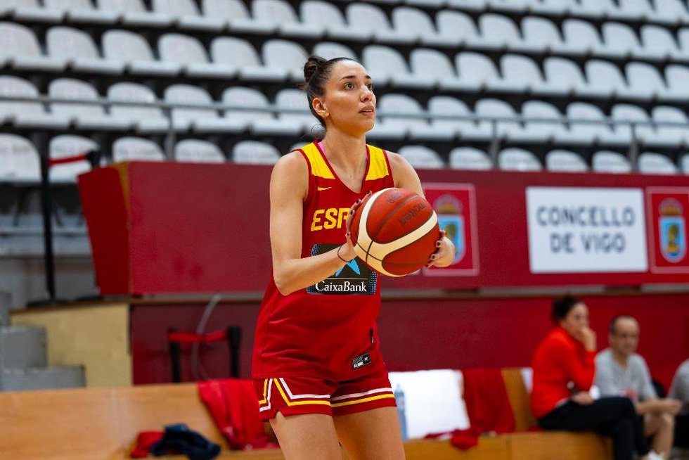 La alero Laura Quevedo durante un entrenamiento con España.
