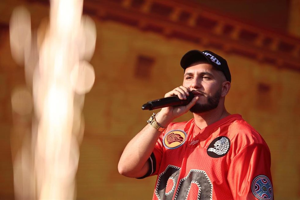 Archivo - Omar Montes sobre el escenario del Puro Latino Fest,  el pasado 30 de junio de 2023, en Sevilla, (Andalucía, España). 