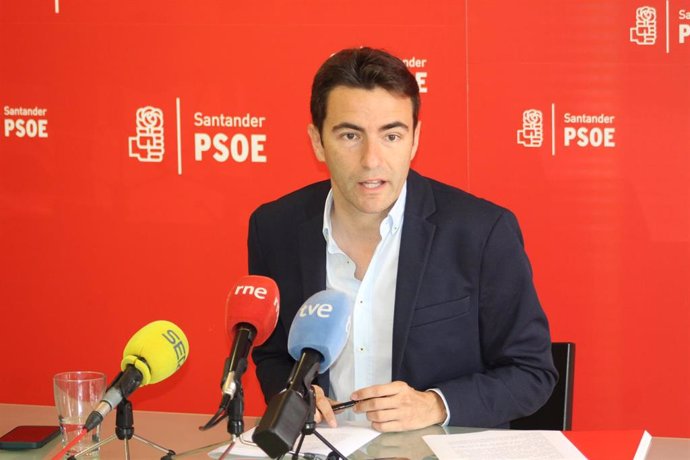 El secretario general del PSOE de Santander, Pedro Casares