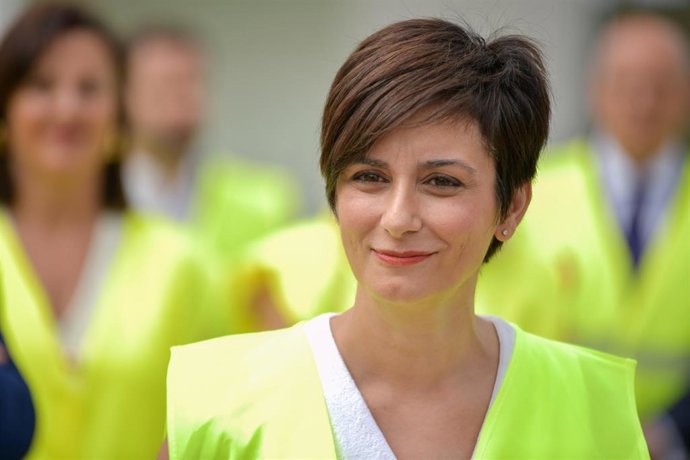 La ministra de Vivienda y Agenda Urbana, Isabel Rodríguez, durante la presentación de ‘Anrobox’, en la sede de Industrias Metálicas Anro, a 28 de junio de 2024, en Tomelloso, Ciudad Real, Castilla-La Mancha (España). La ministra ha visitado Tomelloso para