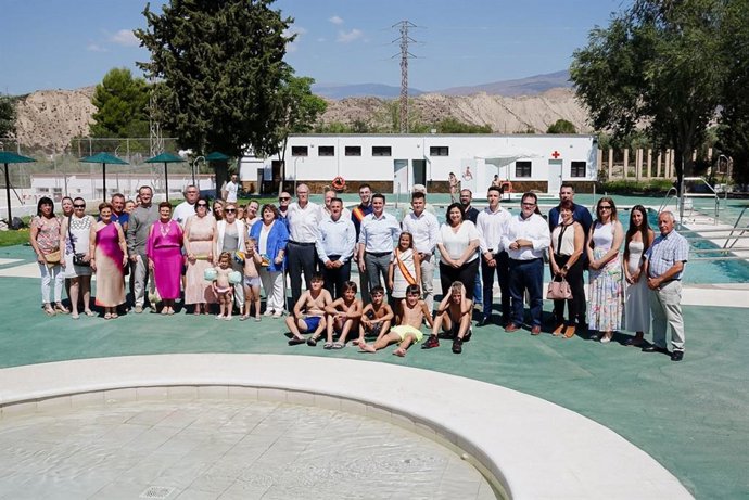 Inauguración de la piscina de Alhabia (Almería).