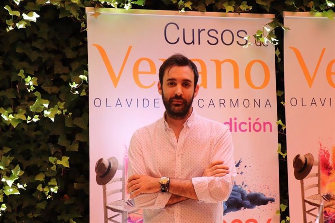 El psicólogo experto en drogodependencia Carlos Domínguez Rico en los cursos de verano de la Universidad Pablo de Olavide en Carmona (Sevilla).