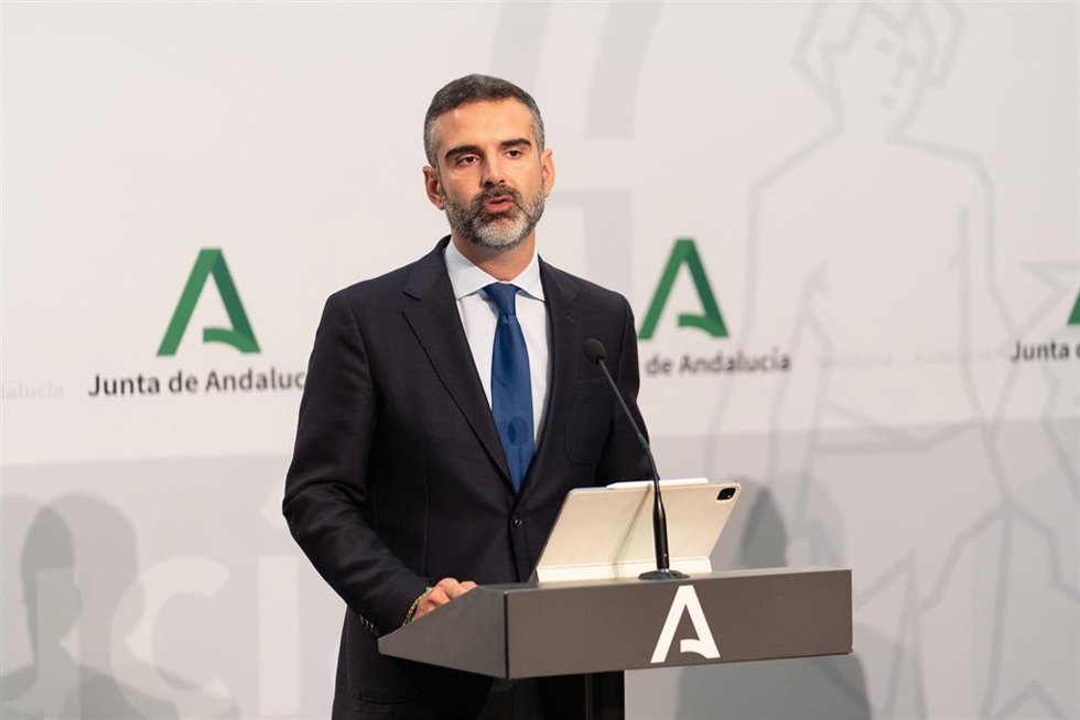 El consejero de Sostenibilidady portavoz del Gobierno andaluz, Ramón Fernández-Pacheco, este martes en la rueda de prensa del Consejo de Gobierno.