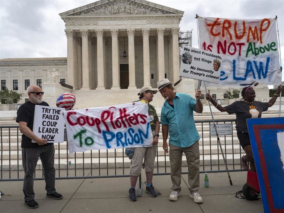  Concentración contra Donald Trump ante el Tribunal Supremo de Estados Unidos