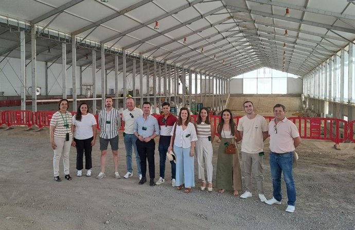 Visita de la corporación municipal de Hornachuelos a El Cabril.