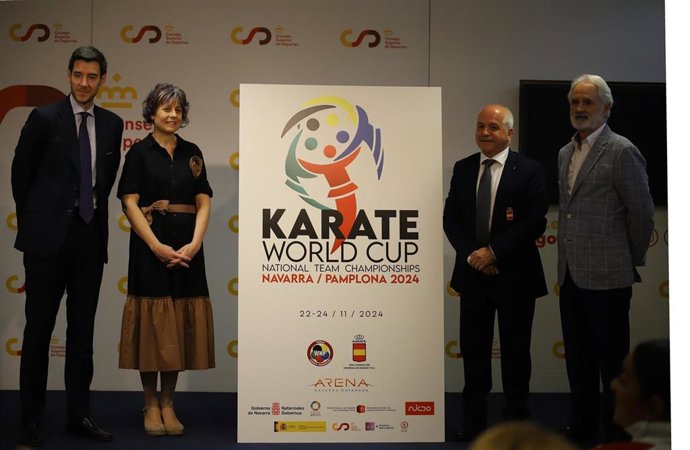 El director general de Deportes del CSD, Fernando Molinero, presidió la presentación de la Copa del Mundo por equipos de Karate en Pamplona.