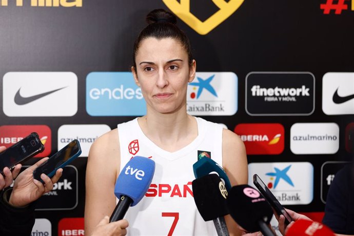 Archivo - Alba Torrens attends during the Media Day of Spain Women Basketball Team celebrated at Triangulo de Oro de Madrid pavilion on February 05, 2024 in Madrid, Spain.