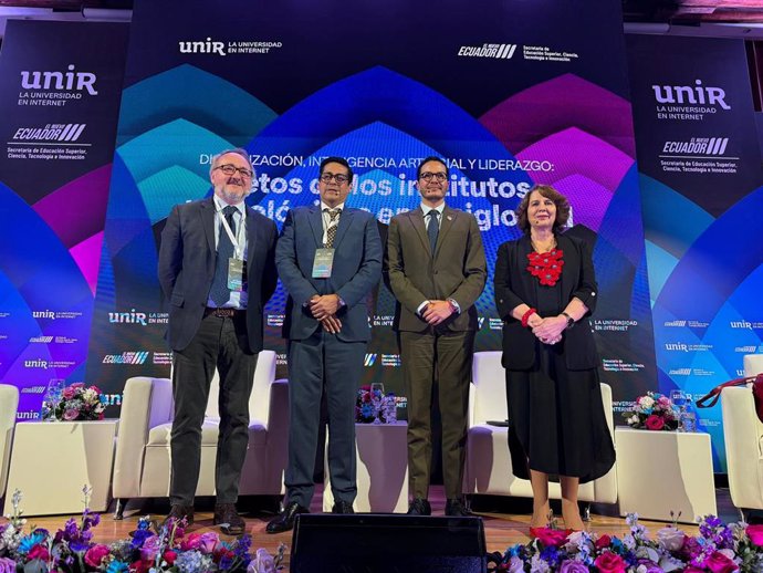 Jornada ‘Digitalización, inteligencia artificial y liderazgo: retos de los institutos tecnológicos en el siglo XXI’ en Quito