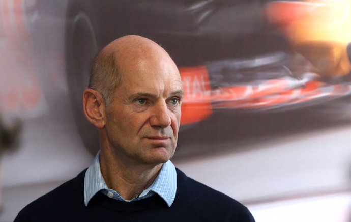 Archivo - FILED - 22 February 2016, Spain, Barcelona: The chief technical director of Red Bull, British Adrian Newey, attends a press briefing of Red Bull for the upcoming Formula One season at the Circuit de Barcelona - Catalunya in Barcelona. Team Princ