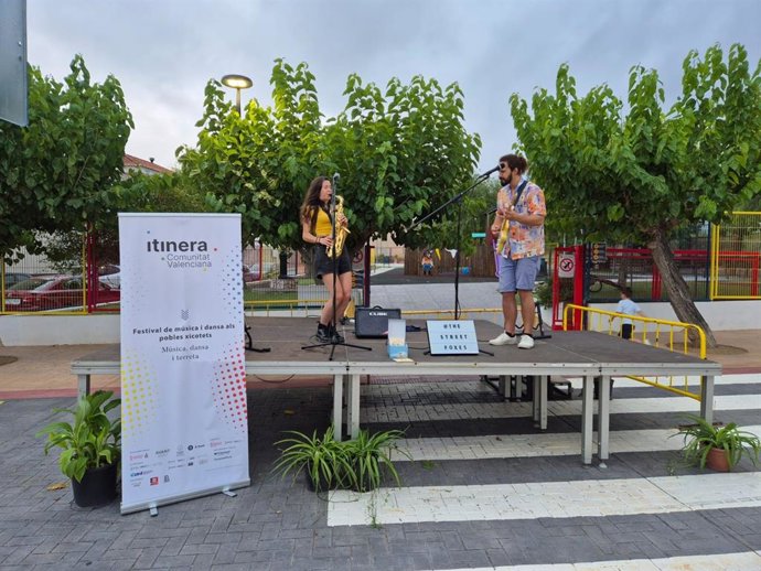 ROTGLA I CORBER - THE STREET FOXES.