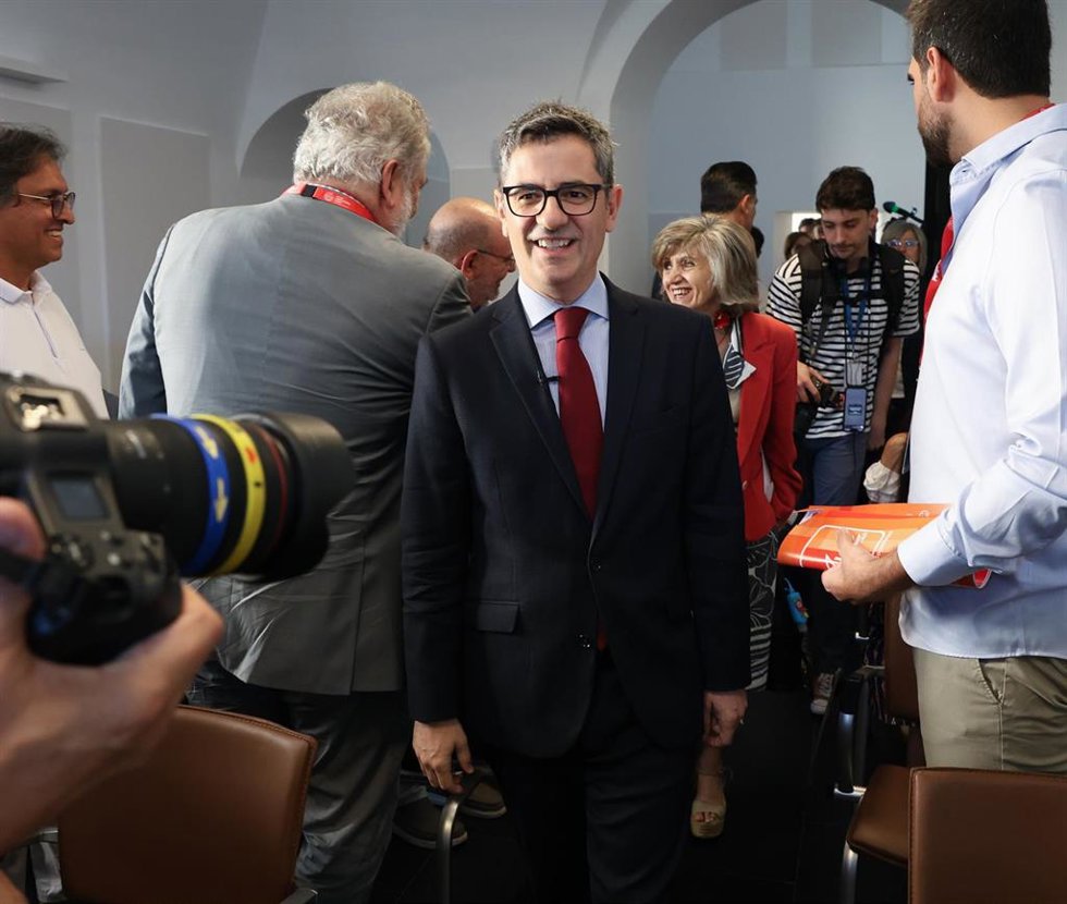 El ministro de la Presidencia, Justicia y Relaciones con las Cortes, Félix Bolaños, a su llegada a la inauguración del curso de verano Políticas públicas frente a la desigualdad, dentro de los Cursos de Verano de San Lorenzo de El Escorial