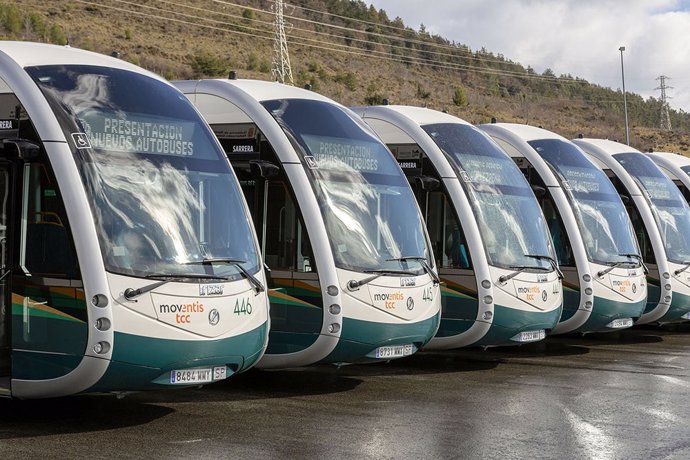 Archivo - Nuevos autobuses incorporados recientemente al servicio de transporte urbano comarcal de Pamplona