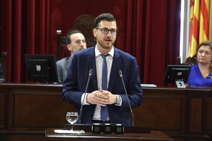 Archivo - El portavoz del PP en el Parlament balear, Sebastià Sagreras, en una intervención parlamentaria a 4 de julio de 2023.