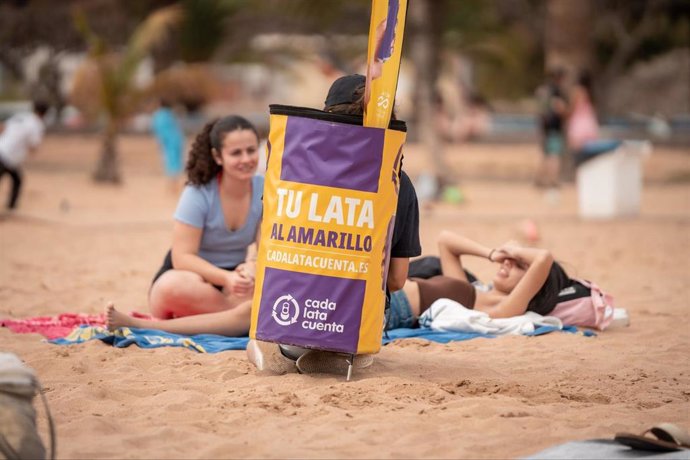 Cinco ciudades españolas impulsarán el reciclaje en la playa con Cada Lata Cuenta.