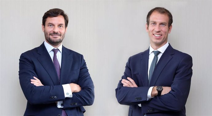 Archivo - Luis Buceta, nuevo director de inversiones de Creand Wealth Management, y Miguel Ángel Rico, nuevo director de inversiones de la gestora Creand Asset Management.