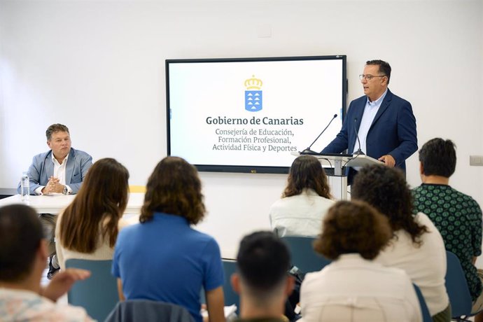 El consejero de Educación, Formación Profesional, Actividad Física y Deportes del Gobierno de Canarias, Poli Suárez