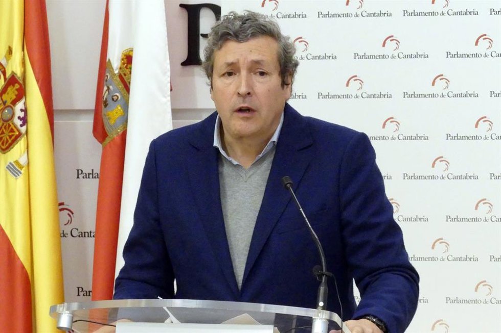 Archivo - Rueda de prensa de Íñigo Fernández.