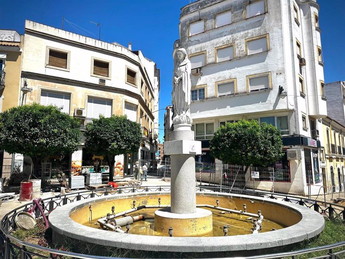La escultura de Santa Eulalia ya está en la Puerta d ela Villa
