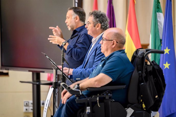 El concejal delegado de Derechos Sociales, Francisco Cantos, presenta el II Plan Estratégico de Accesibilidad Universal de la Ciudad de Málaga.