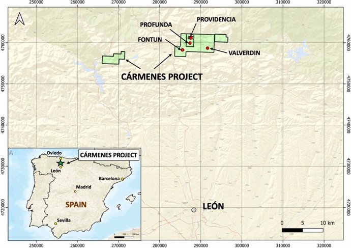 Figura 1 - Derechos mineros y objetivos del proyecto Cármenes, norte de España. El proyecto se encuentra a unos 55 km por carretera al norte de la capital de la provincia, León. Los objetivos incluyen las antiguas minas de Providencia, Profunda, Fontún y 