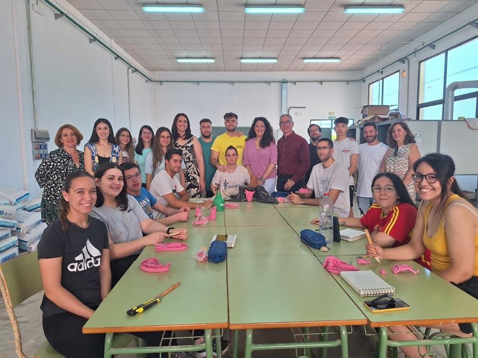 Visita al grupo de artesanía